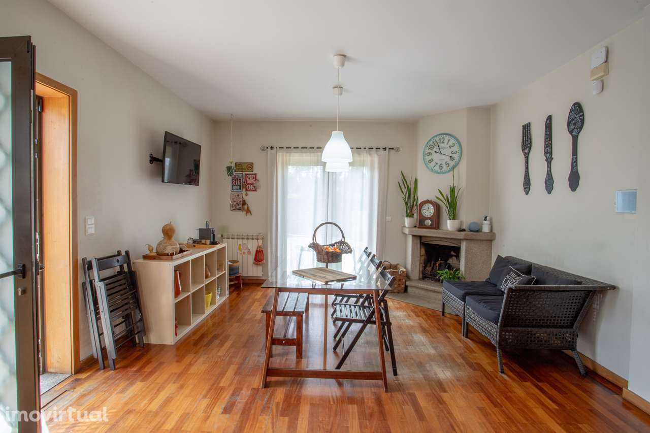 Moradia V3 de quatro frentes - Perosinho SD/04638/CO - Grande imagem: 3/19