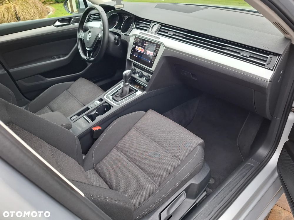 Volkswagen Passat Variant 2.0 TDI EVO Business DSG - 20