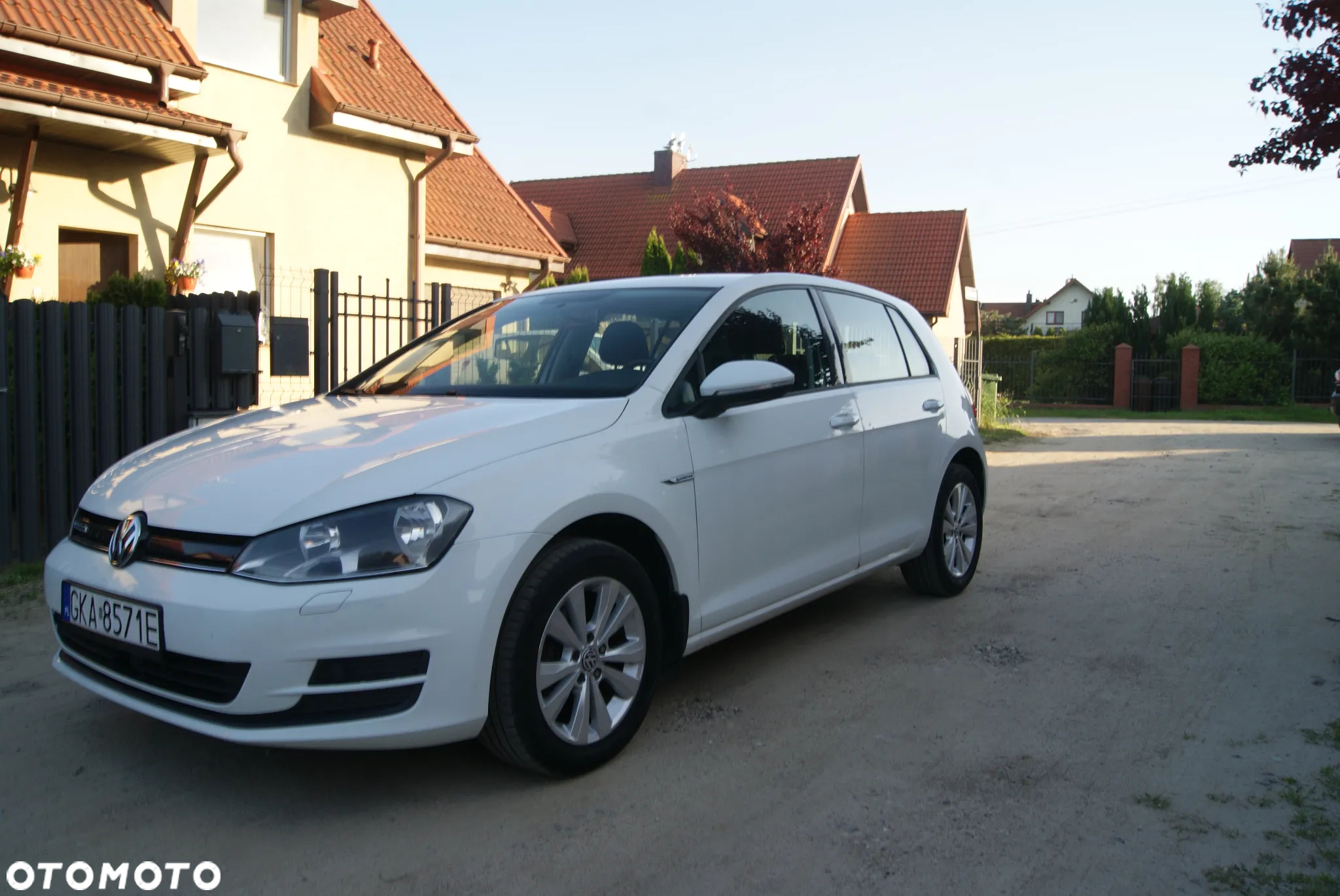 Volkswagen Golf - 2