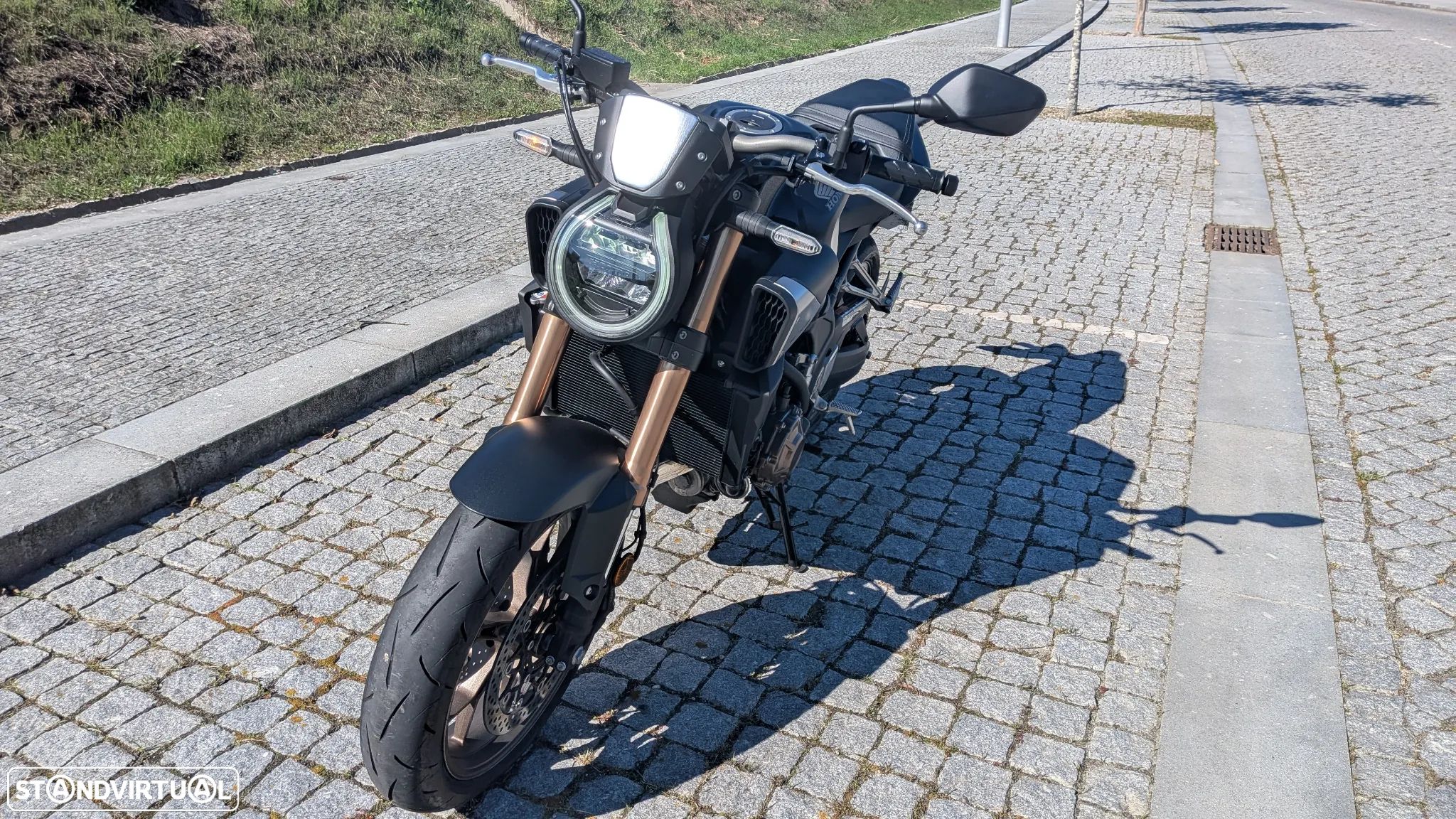 Honda CB 650R E-Clutch - 1