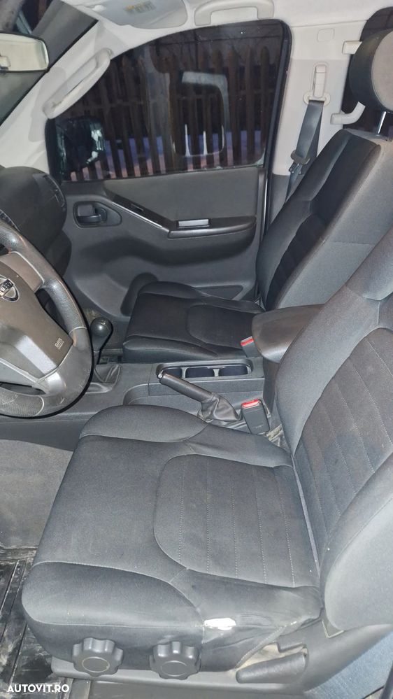 Nissan Navara 2.5 dCi Double Cab XE - 10