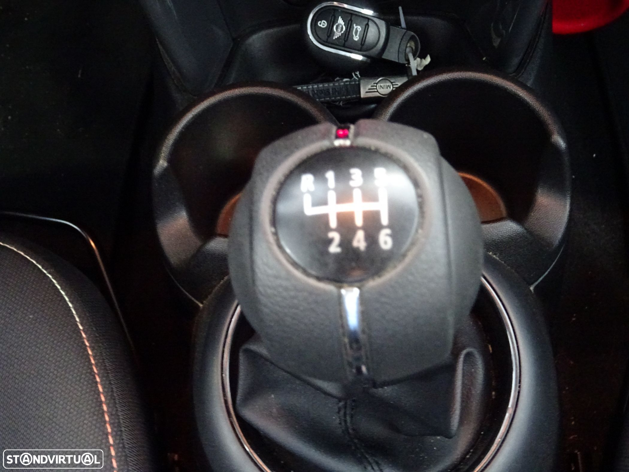 MINI 5 Portas One D - 17