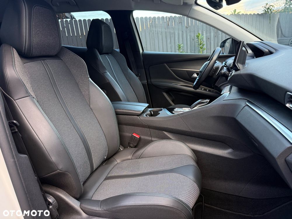 Peugeot 3008 225 e-EAT8 Allure - 10
