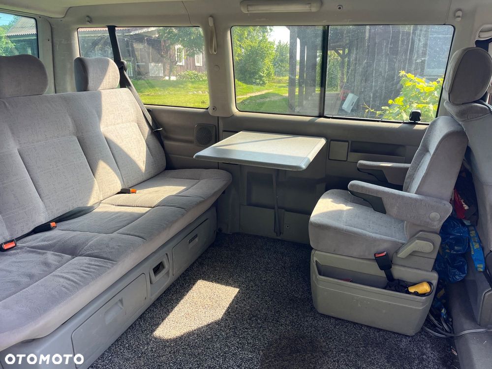 Volkswagen Multivan - 7