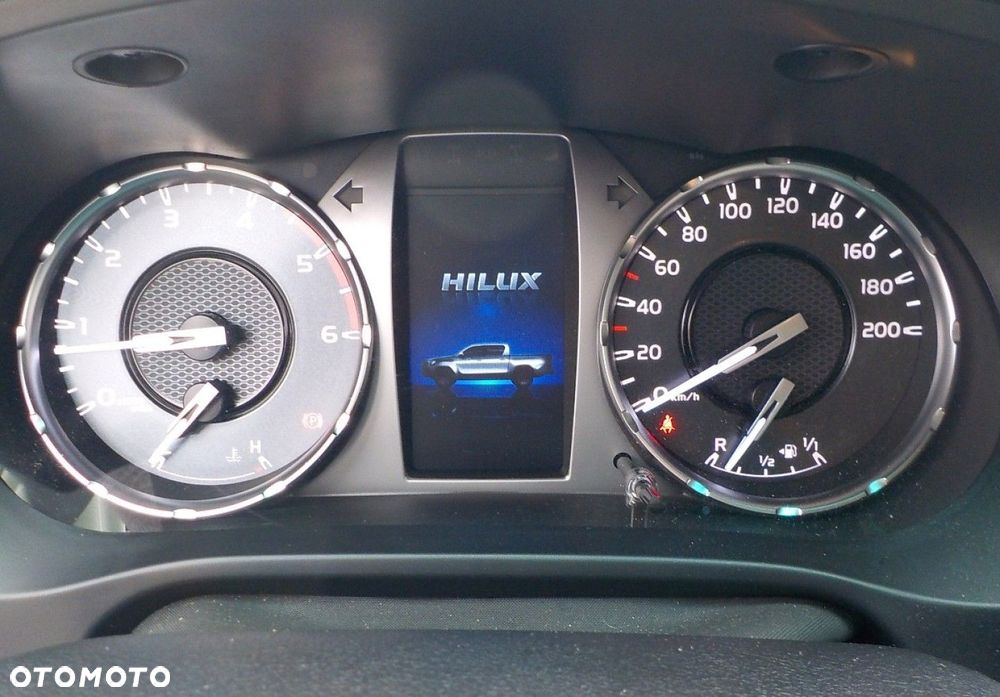 Toyota Hilux - 31
