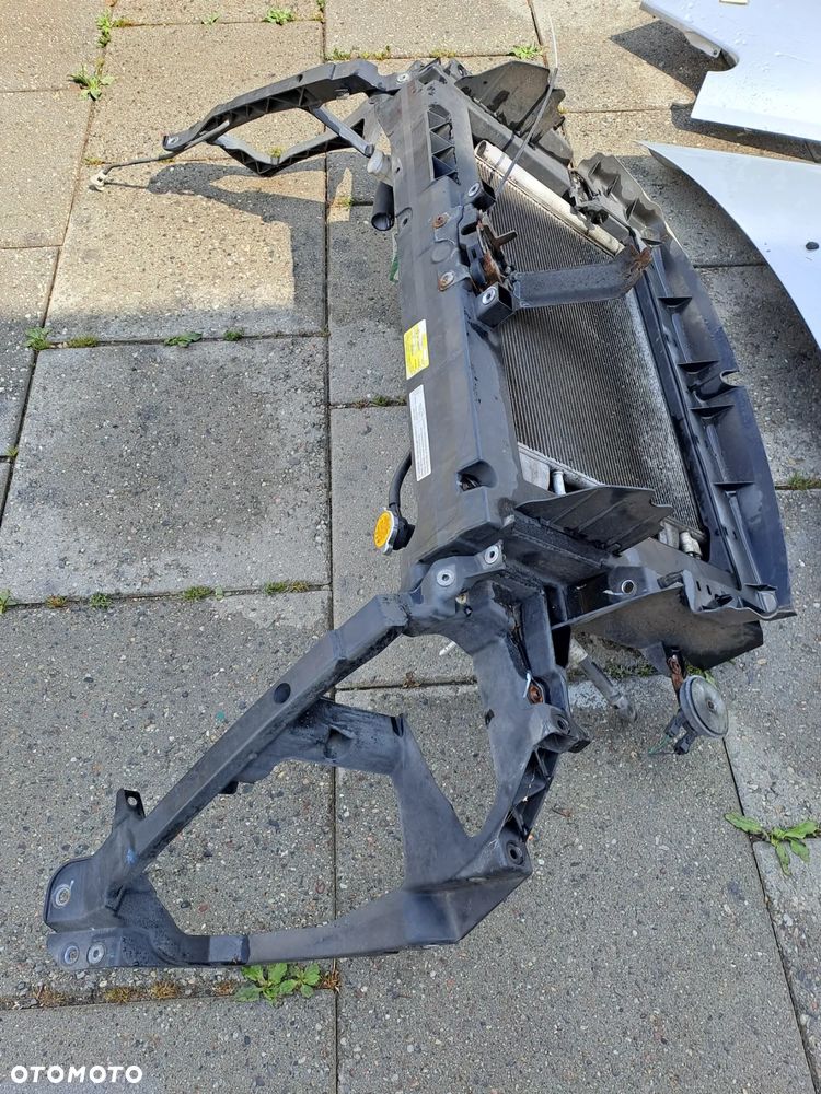 Mitsubishi Colt Z30 VI błotniki kod lakieru 21H - 14