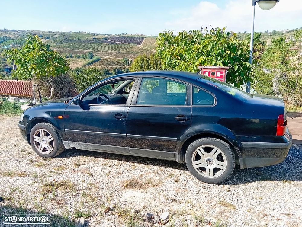 VW Passat 1.9 TDi Confortline - 1
