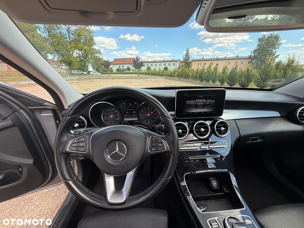 Mercedes-Benz Klasa C 300 7G-TRONIC Exclusive - 12