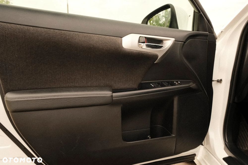 Lexus CT 200h Classic - 14