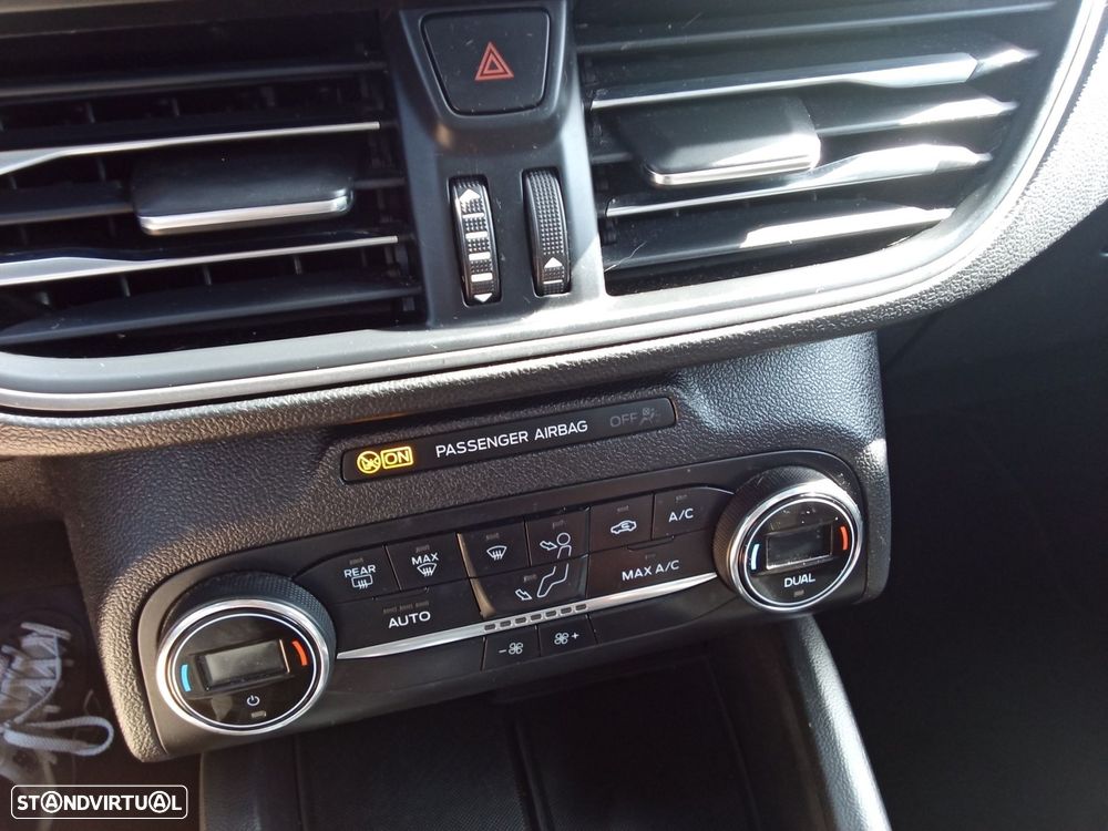 Ford Focus 1.5 TDCi ECOBlue Connected Aut. — fotografia 22