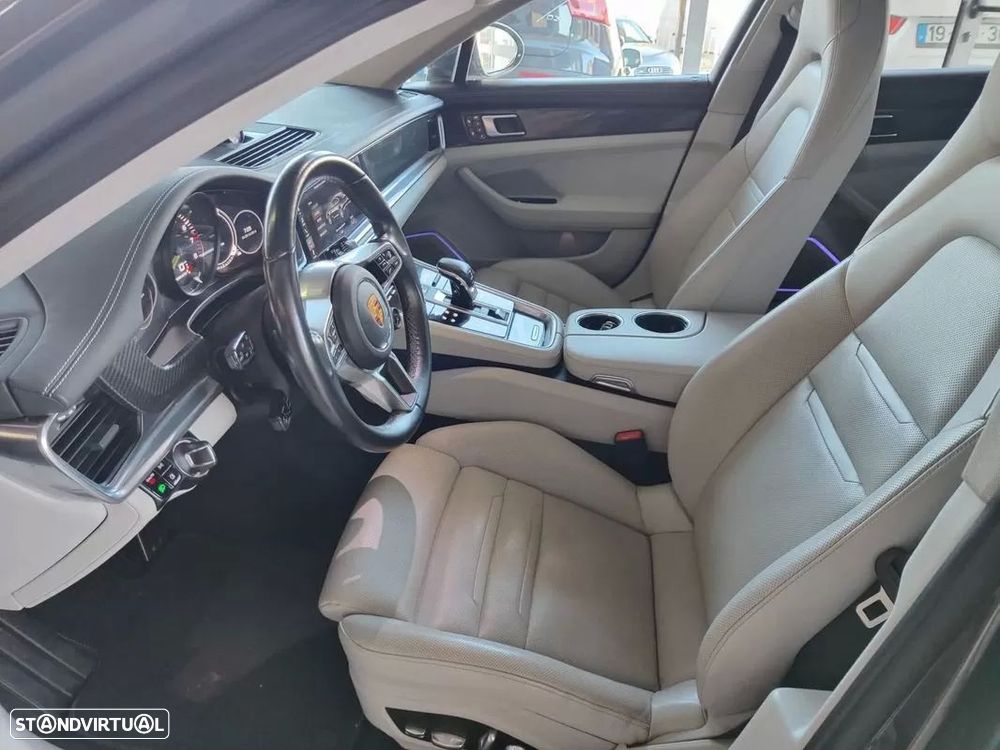 Porsche Panamera 4 E-Hybrid Platinum Edition - 12