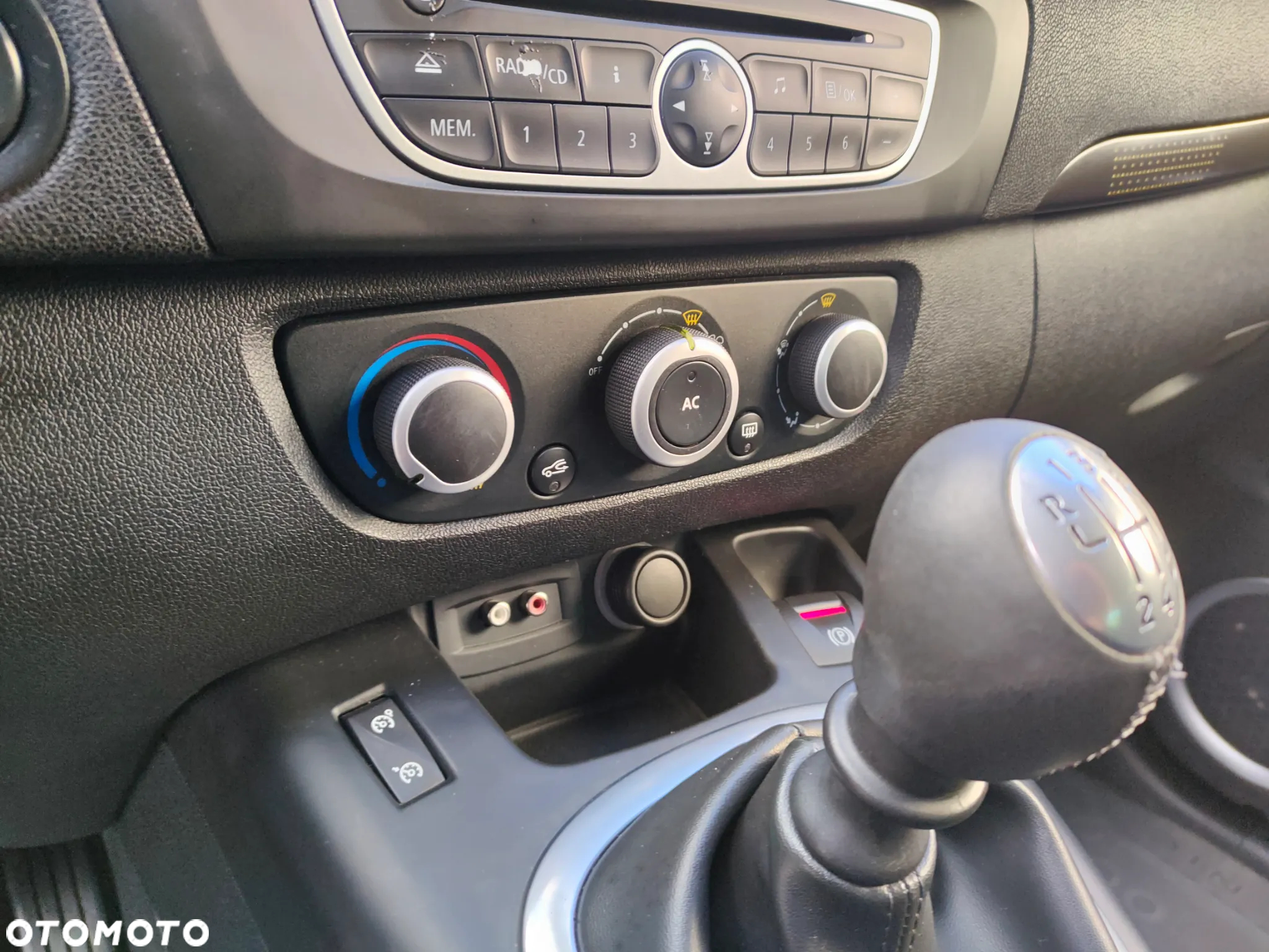 Renault Scenic - 16