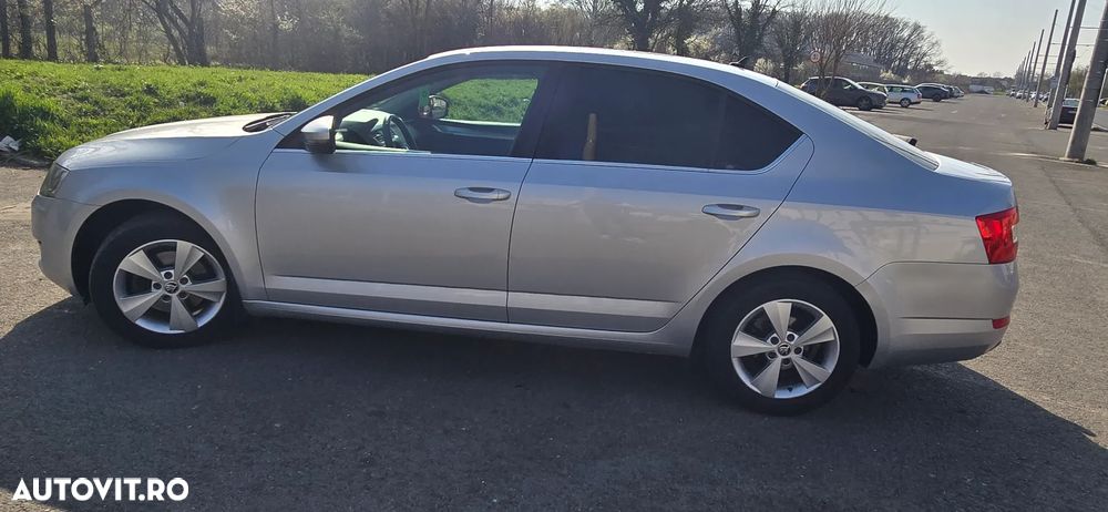 Skoda Octavia 2.0 TDI DSG Drive - 2