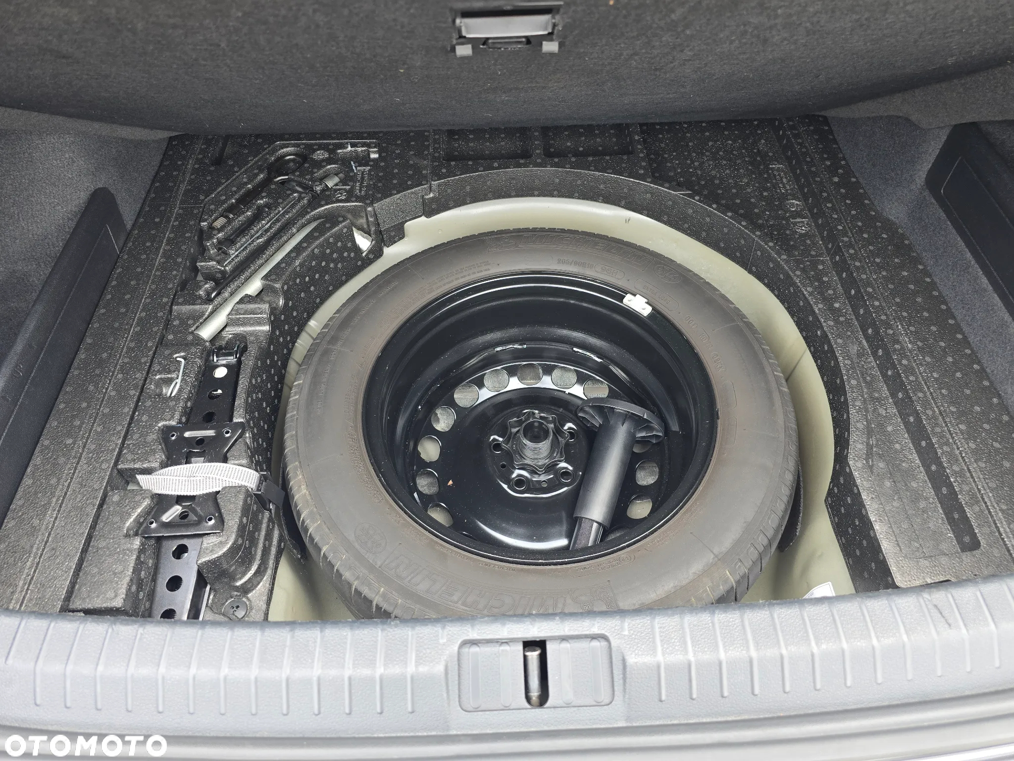 Volkswagen Passat - 21