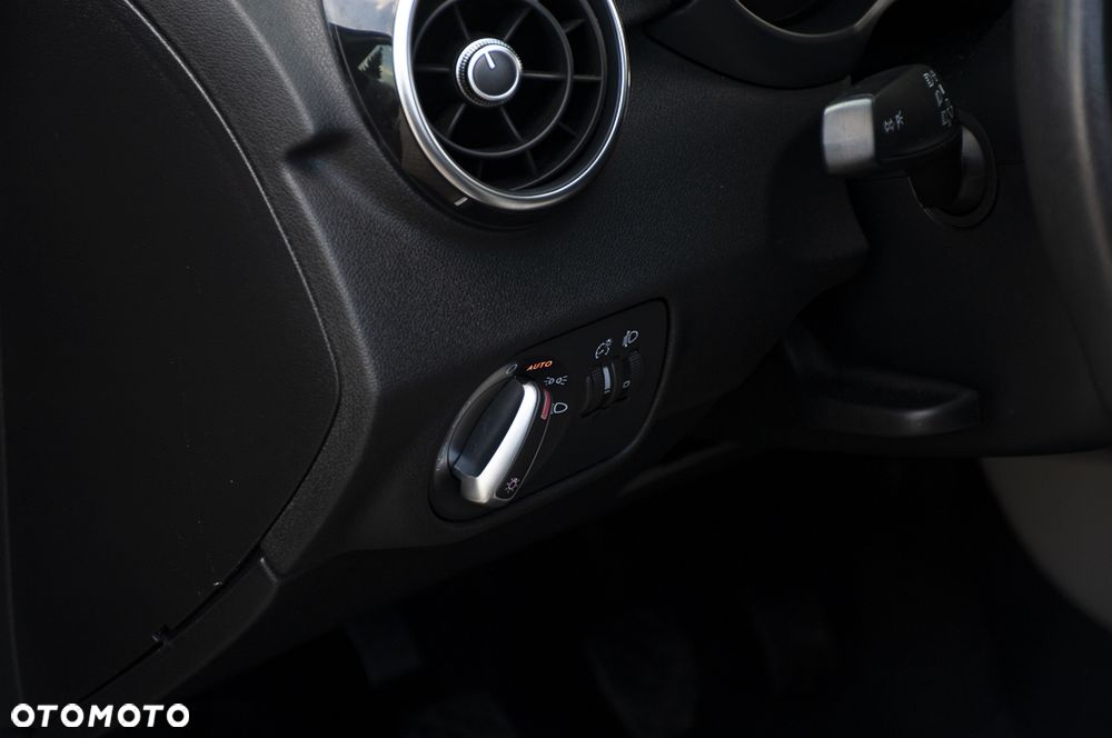 Audi A1 Sportback 1.6 TDI S line edition m S line Sportpaket - 40