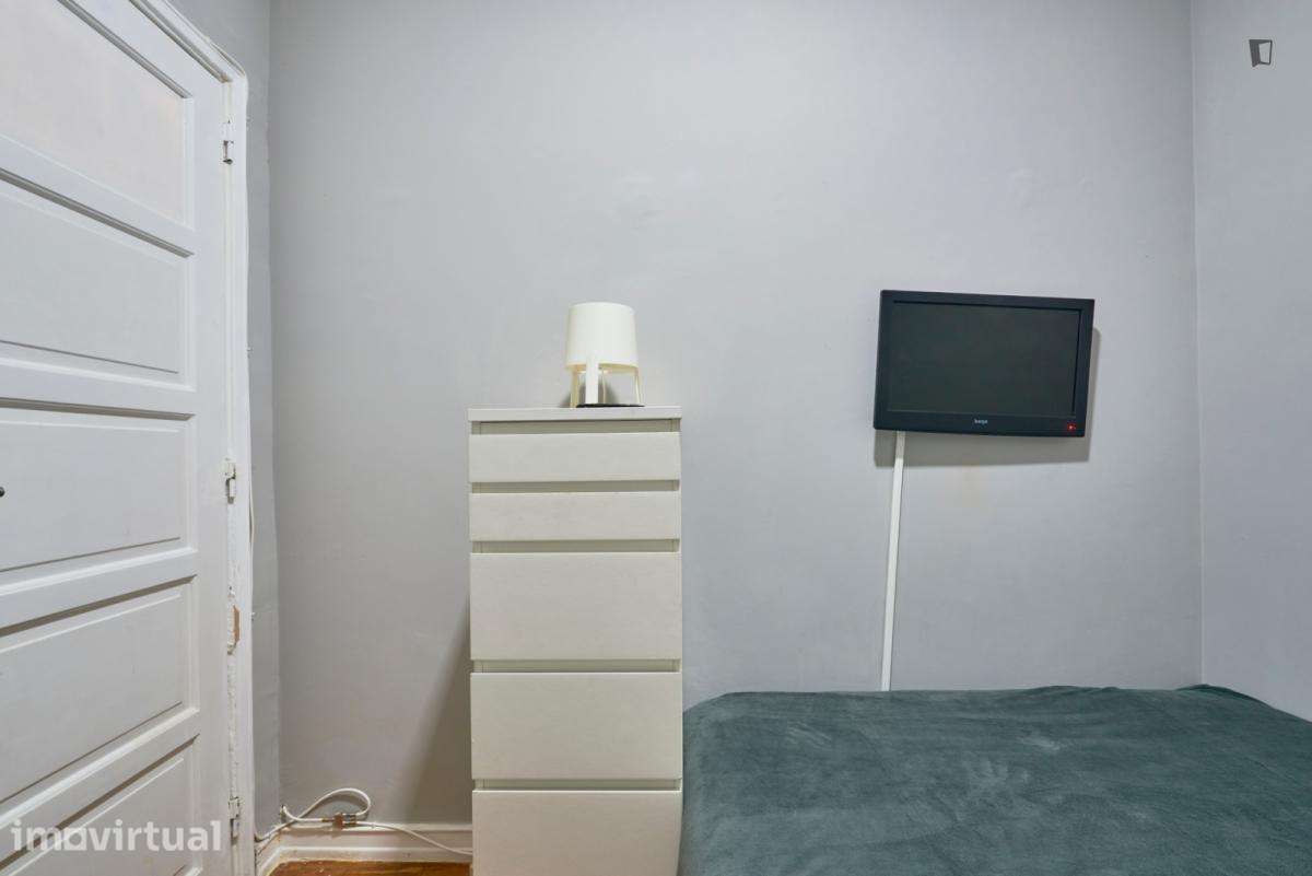 Quarto - localizado em Amadora Lisbon - Grande imagem: 4/22
