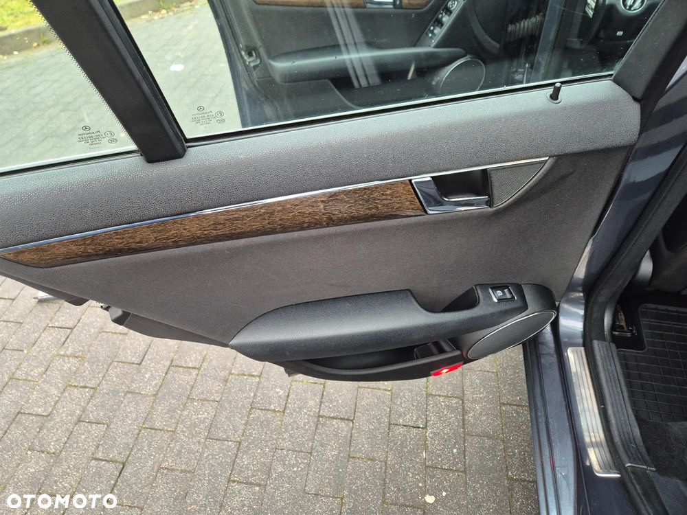 Mercedes-Benz Klasa C - 16