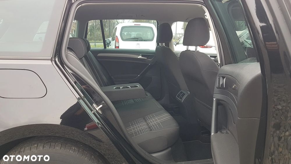 Volkswagen Golf Variant 2.0 TDI BlueMotion Technology Lounge - 27