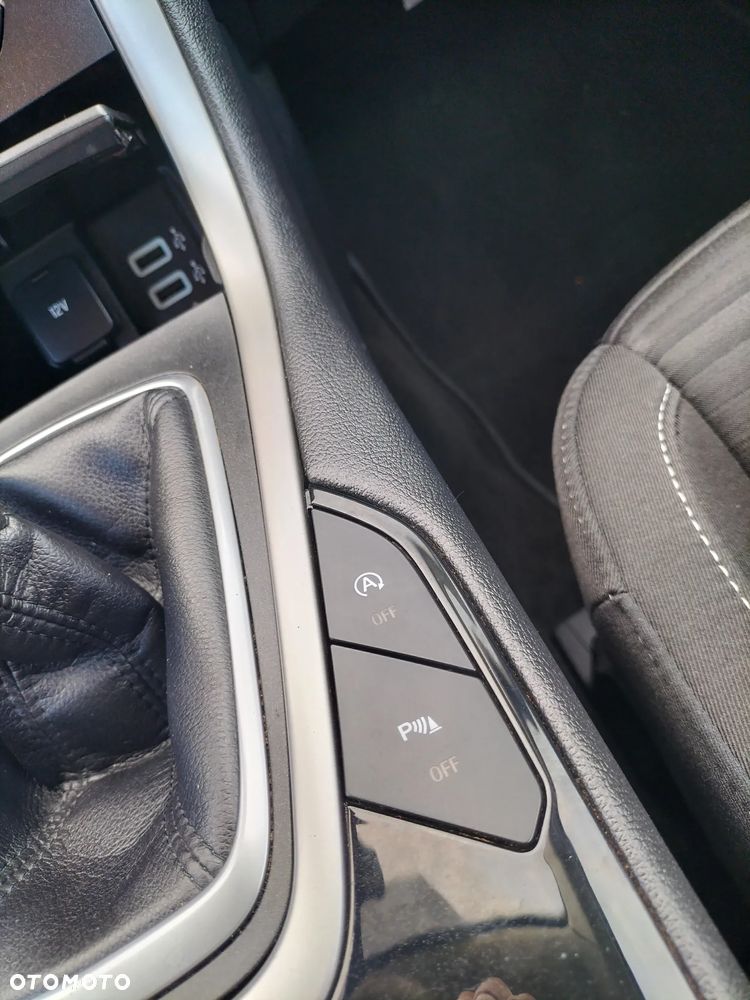 Ford S-Max - 17