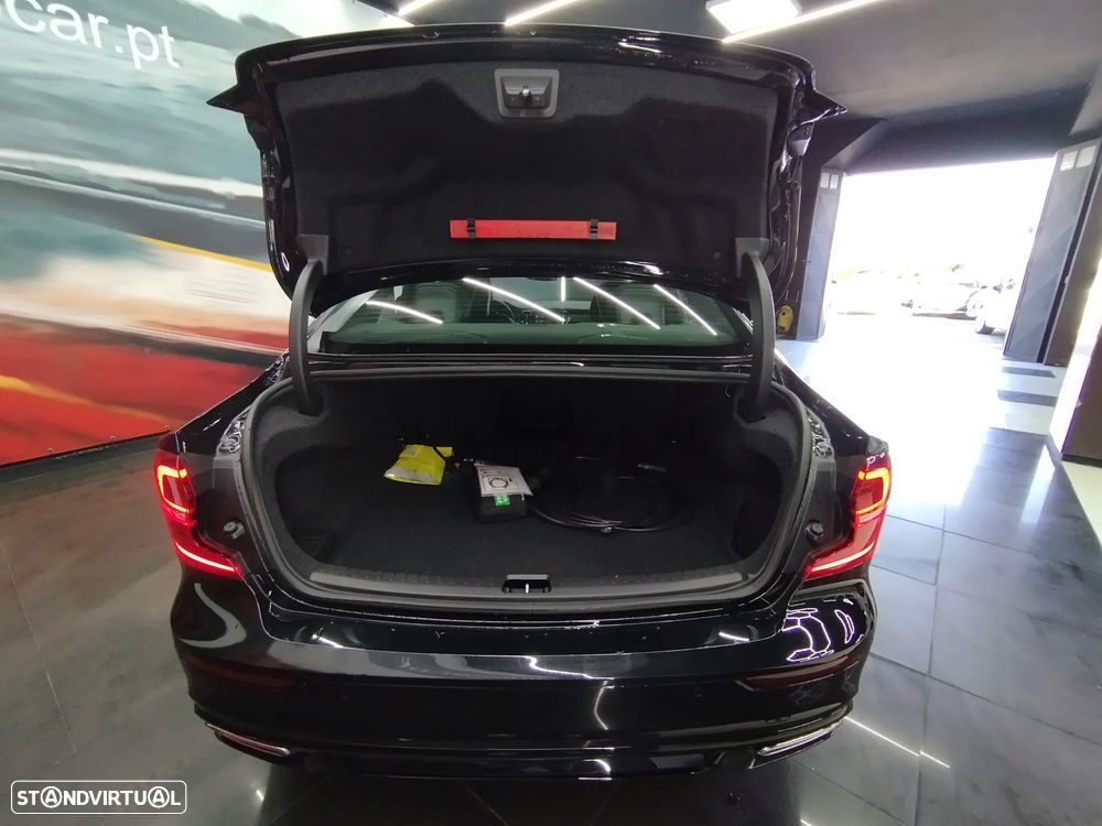 Volvo S60 2.0 T8 PHEV R-Design AWD - 12