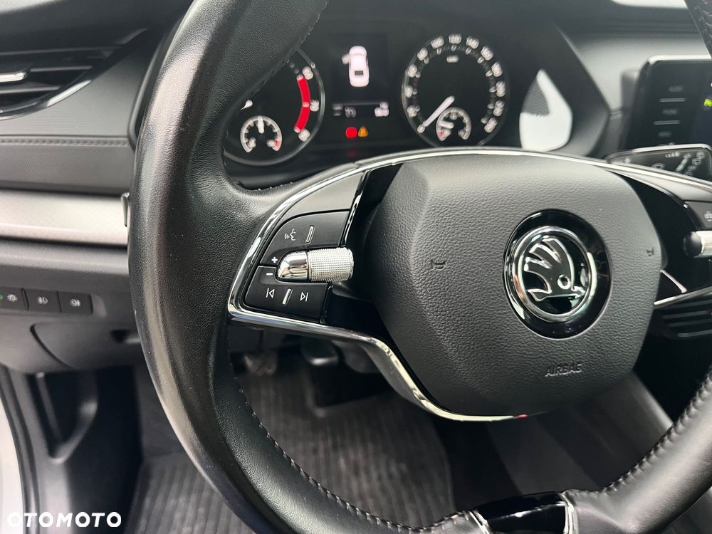 Skoda Octavia ver-1-5-tsi-act-ambition - 11