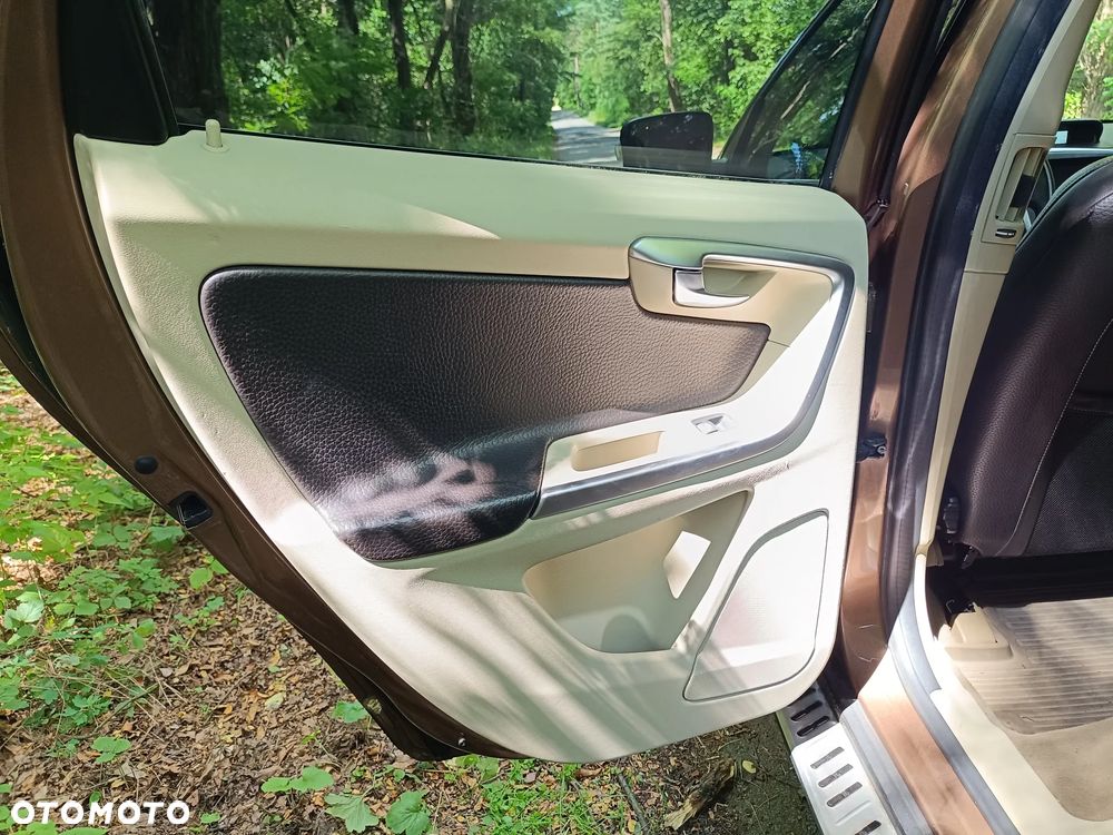 Volvo XC 60 DRIVe R Design - 29