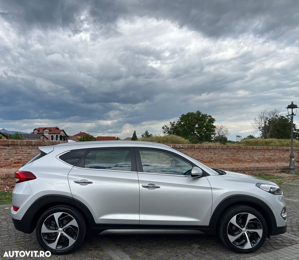 Hyundai Tucson 2.0 CRDI 4WD 6AT Luxury+ - 10