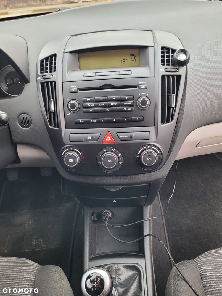 Kia Ceed 2008 photo 2