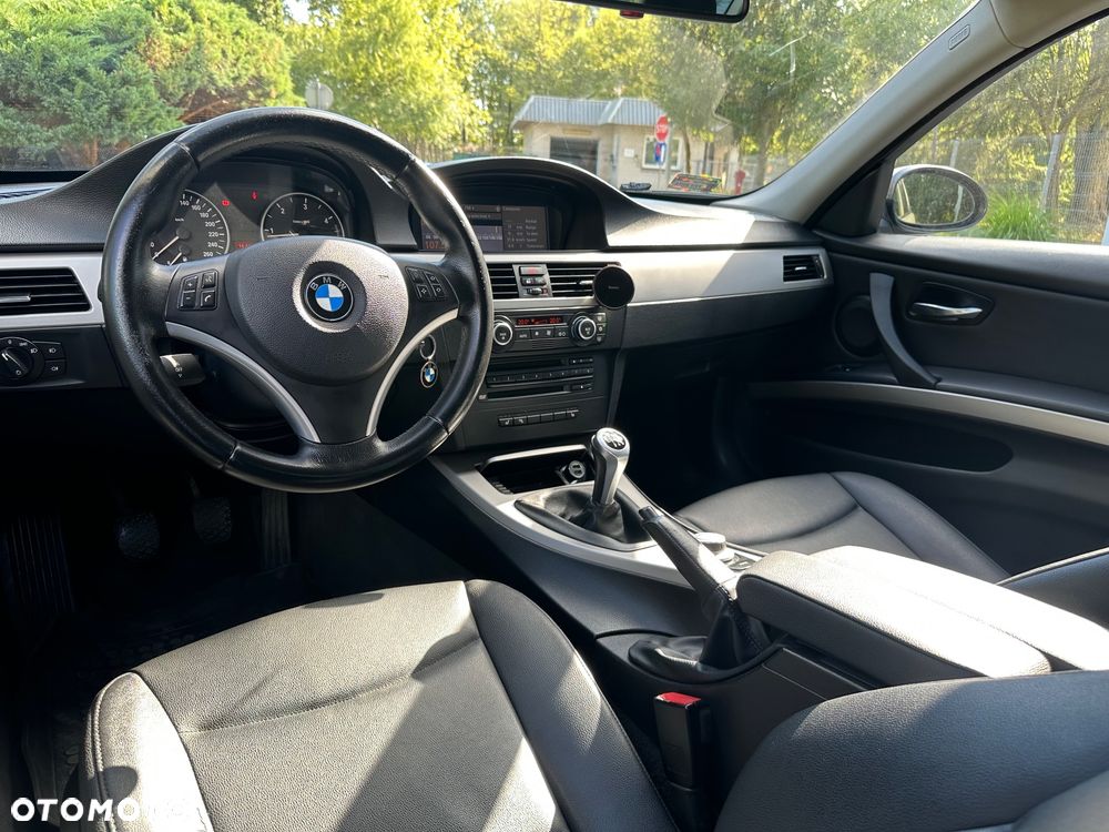 BMW Seria 3 318d - 10
