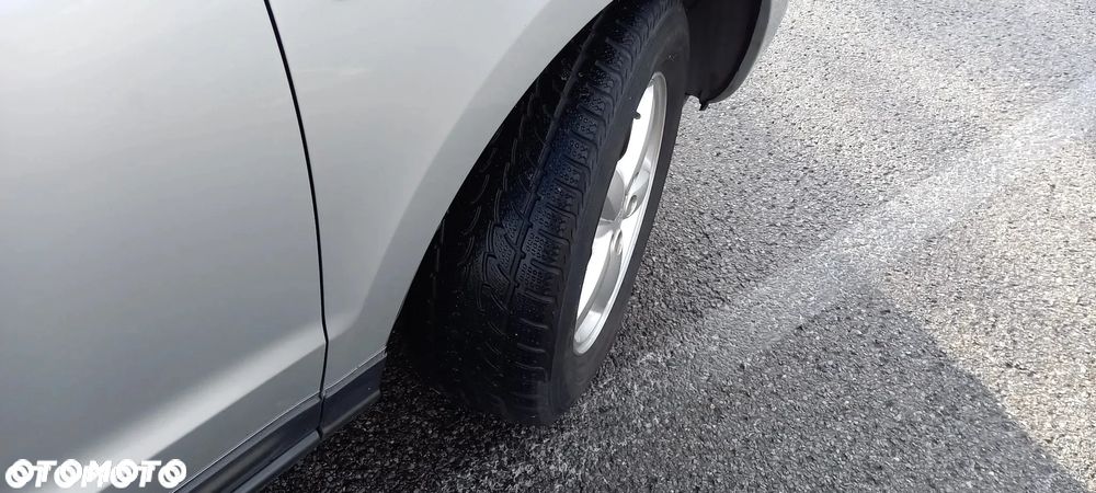 Hyundai Santa Fe 2.7 V6 2WD GLS - 25