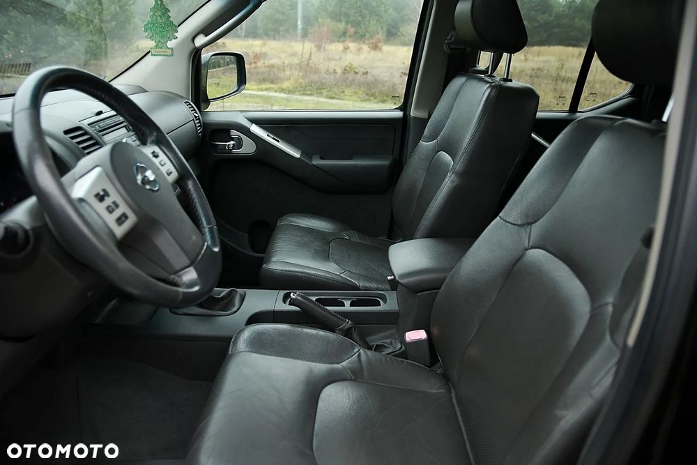 Nissan Navara 2.5 D Platinum - 18