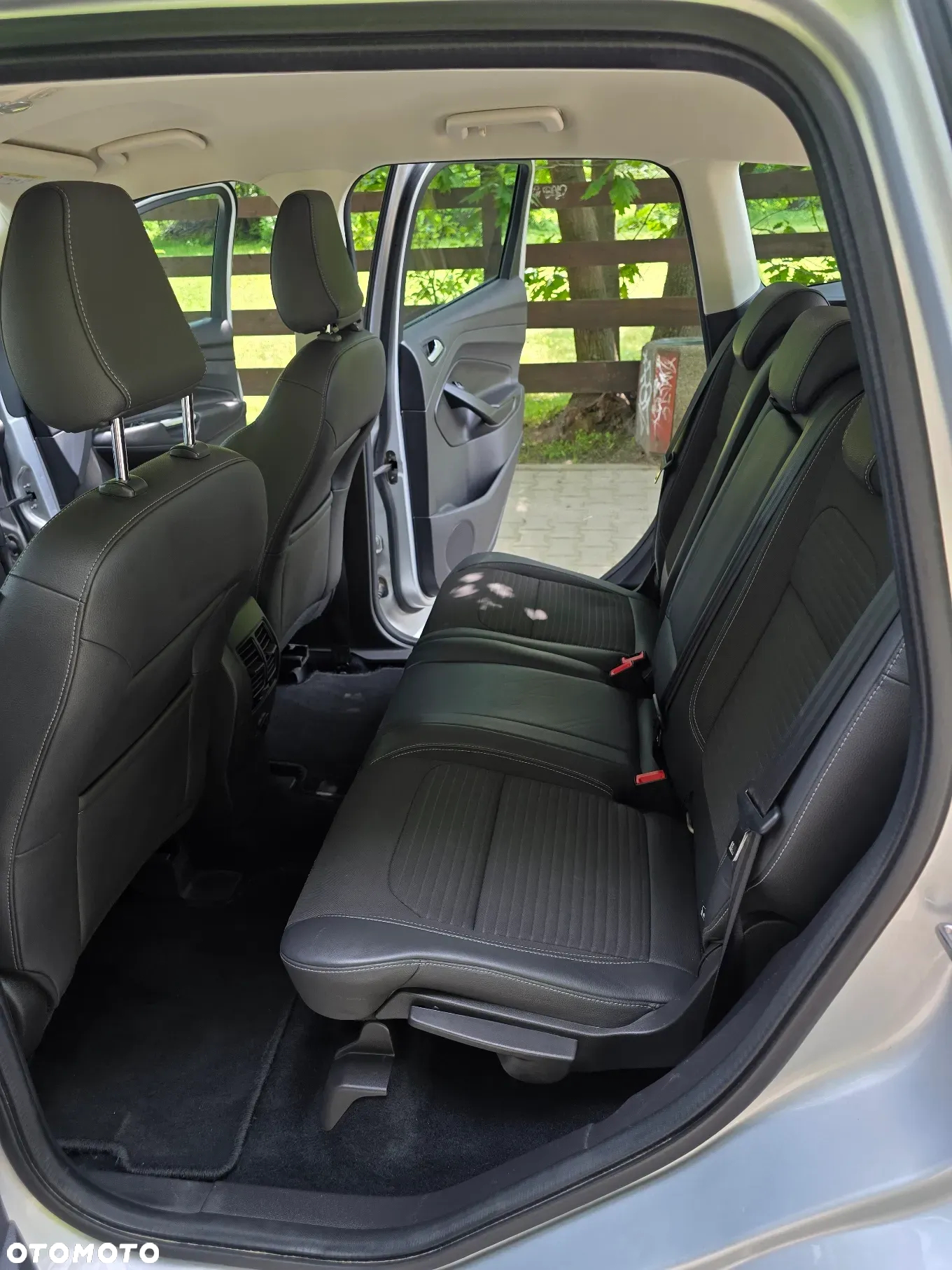 Ford Kuga 2.0 TDCi 2x4 Titanium - 13