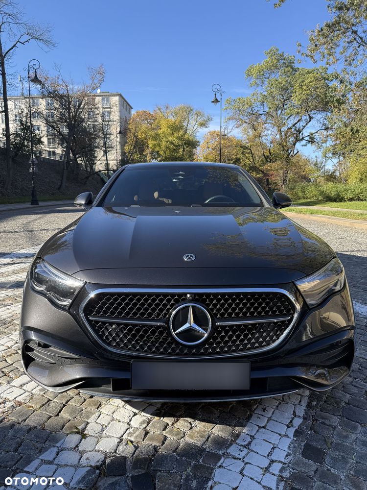 Mercedes-Benz E-Class 2024 photo 3