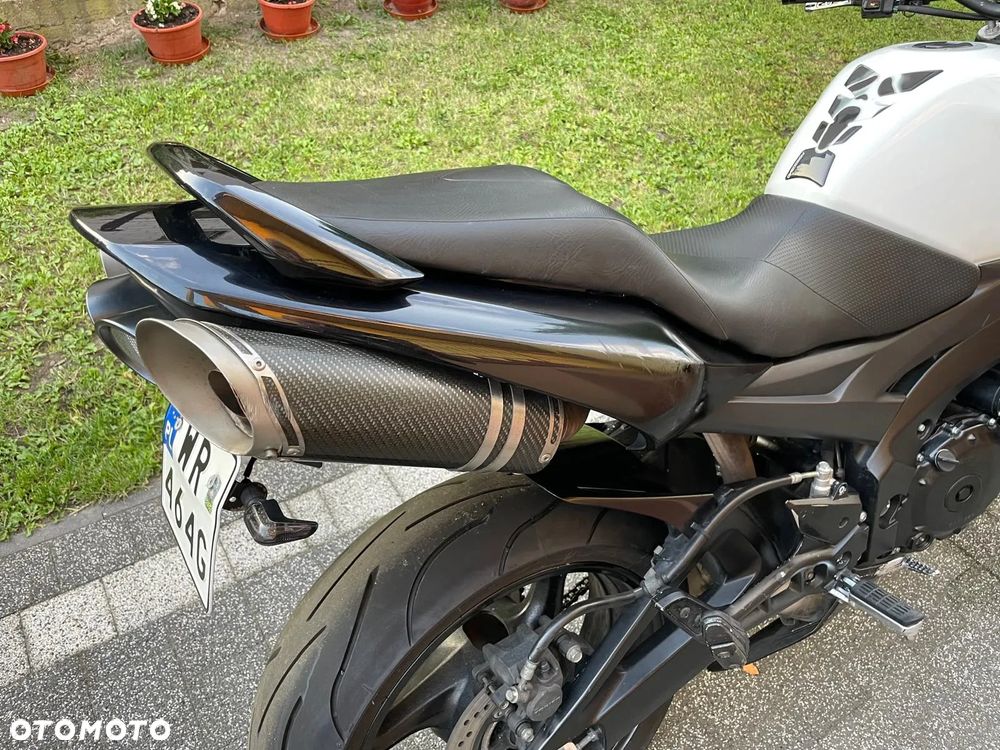 Suzuki GSR - 15