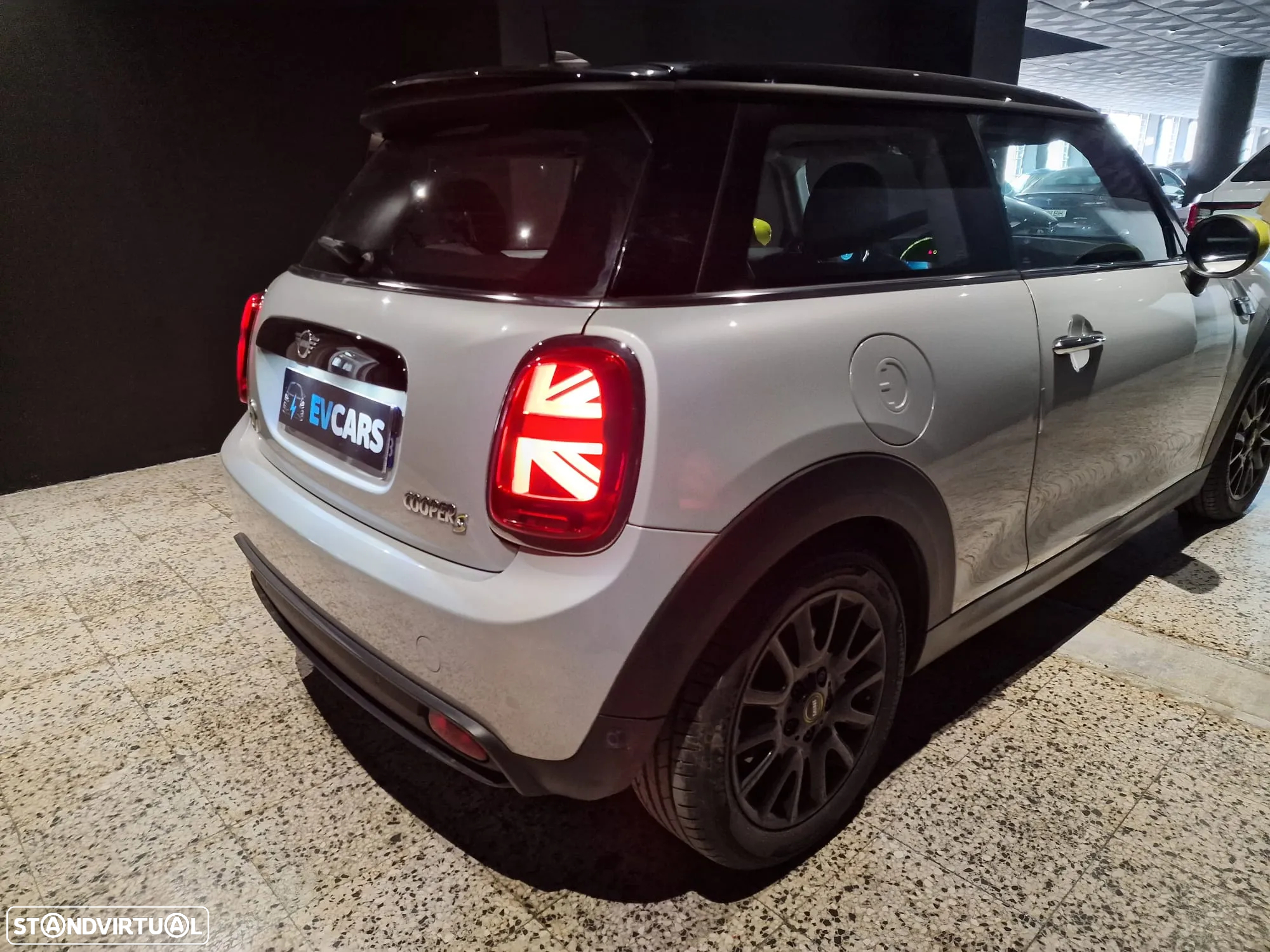MINI 3 Portas Cooper SE Camden Edition - 14