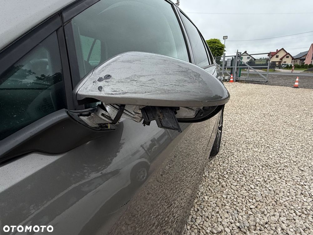 Volkswagen Golf - 25