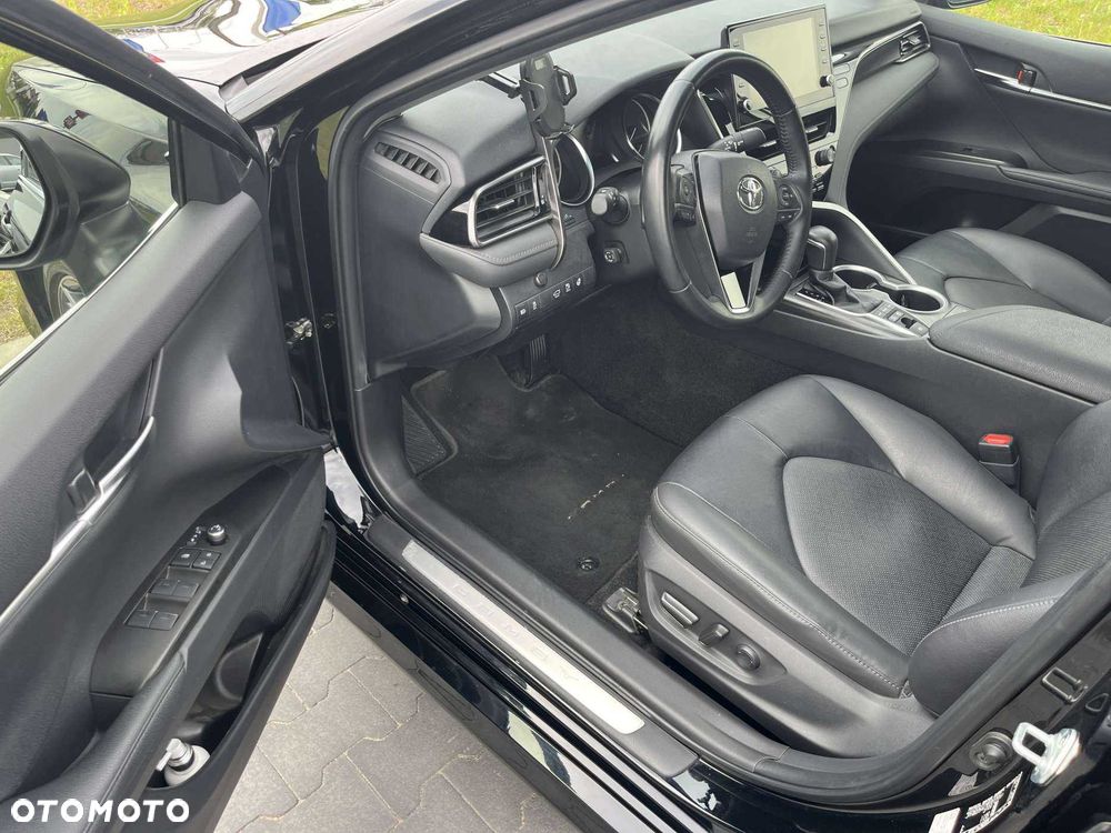 Toyota Camry - 6