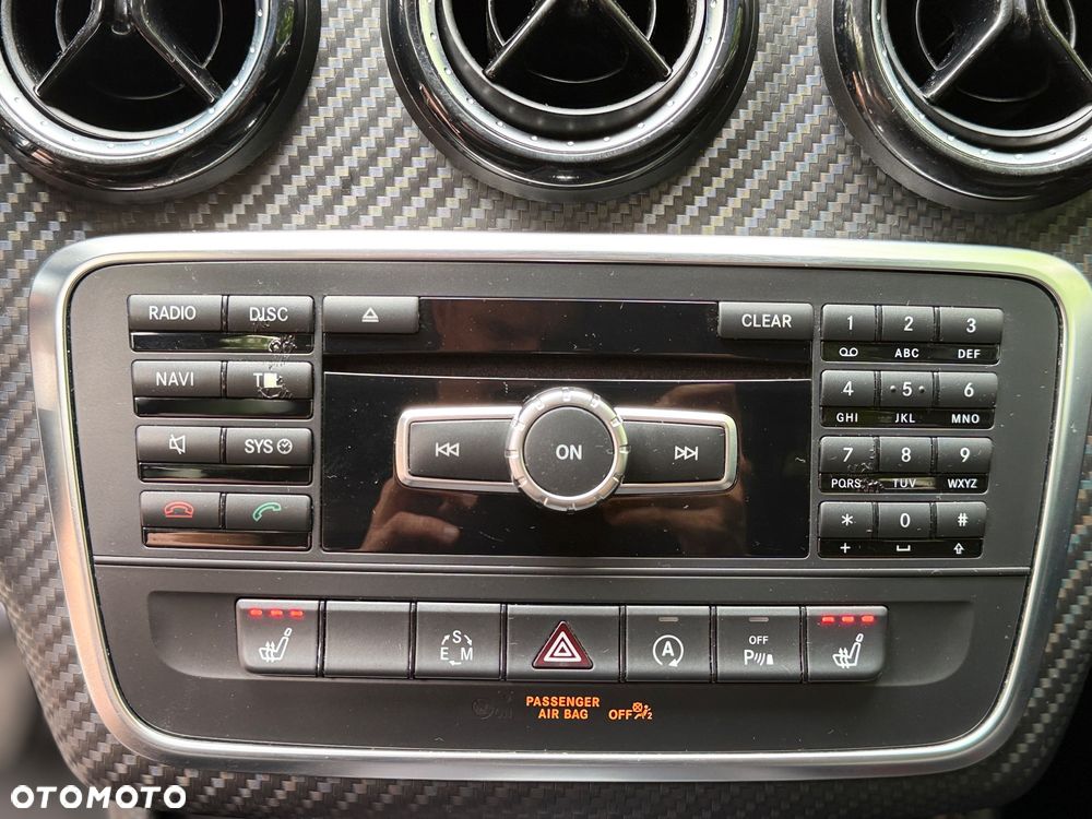 Mercedes-Benz GLA 200 7G-DCT Urban - 26