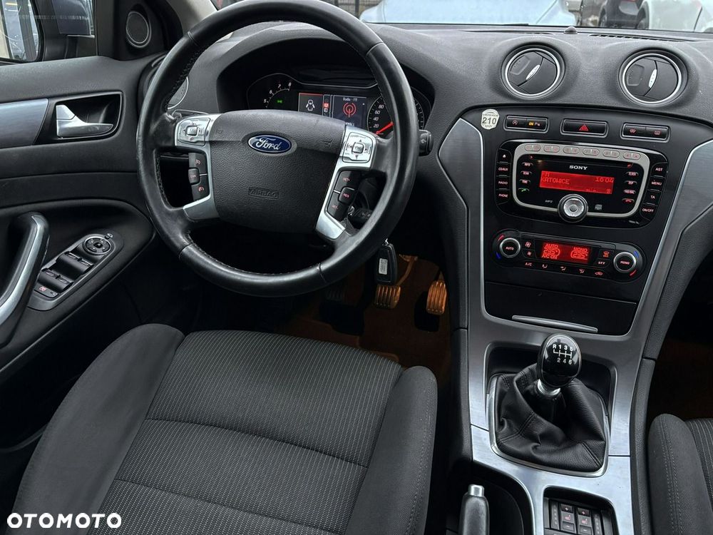 Ford Mondeo - 25