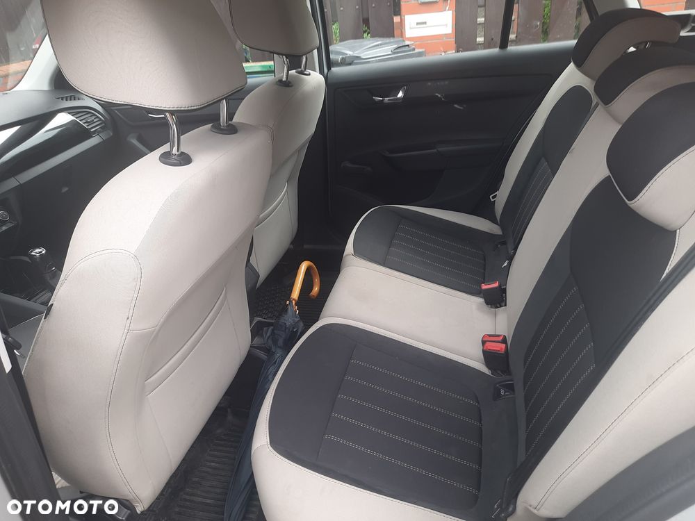 Skoda Fabia 1.0 Style Color - 6