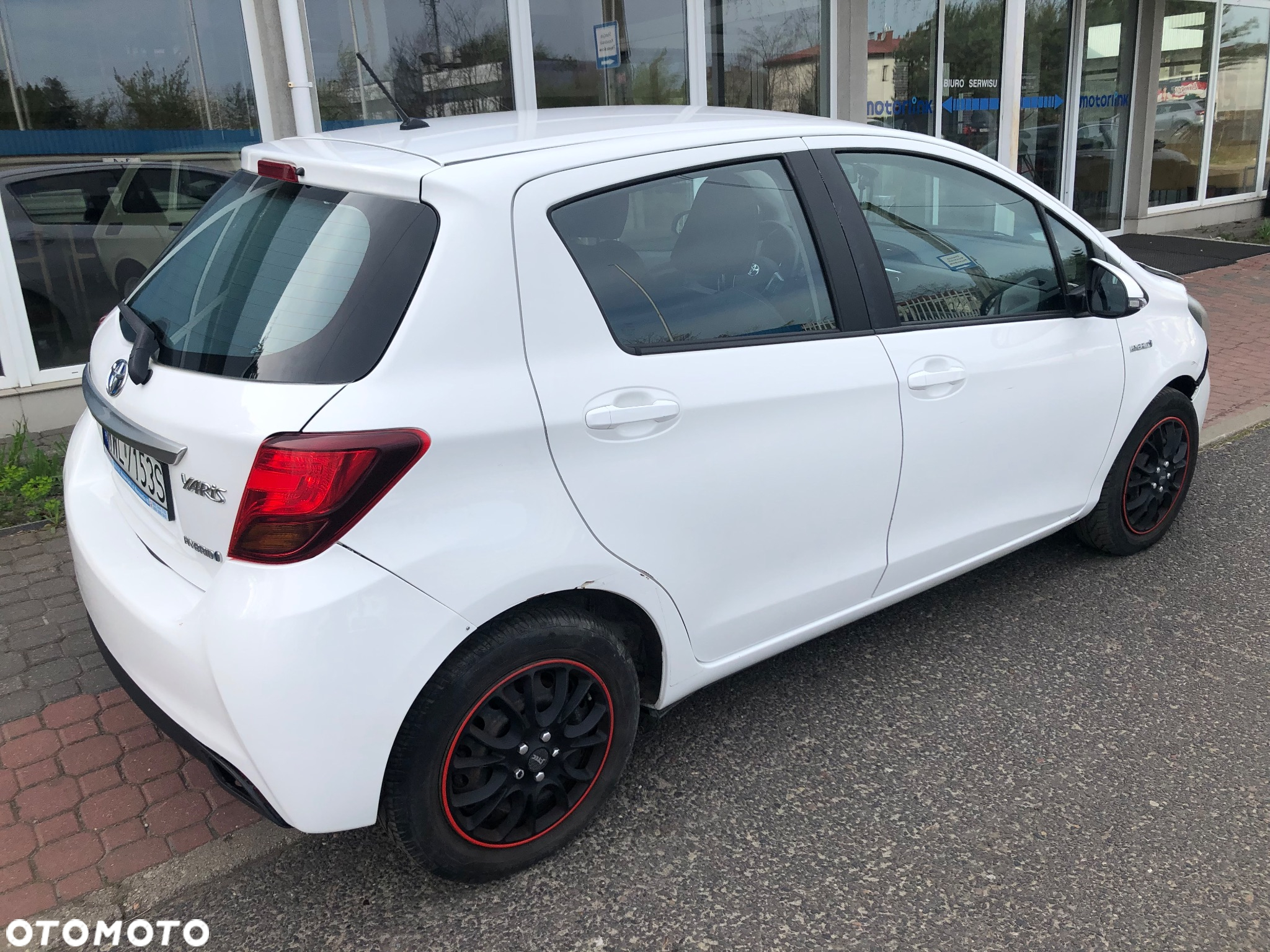 Toyota Yaris Hybrid 100 Premium - 5