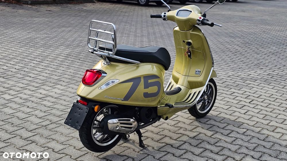 Piaggio Vespa - 4