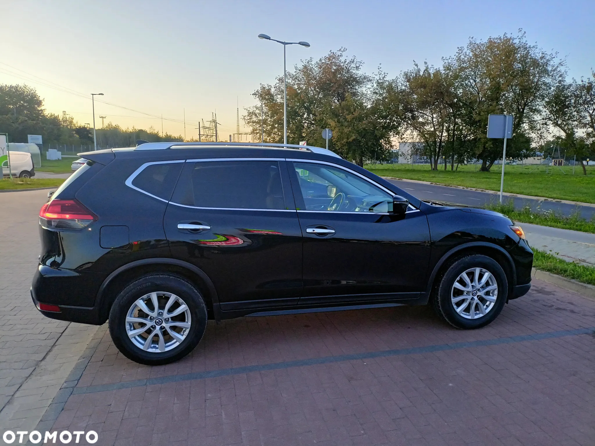 Nissan Rogue - 5