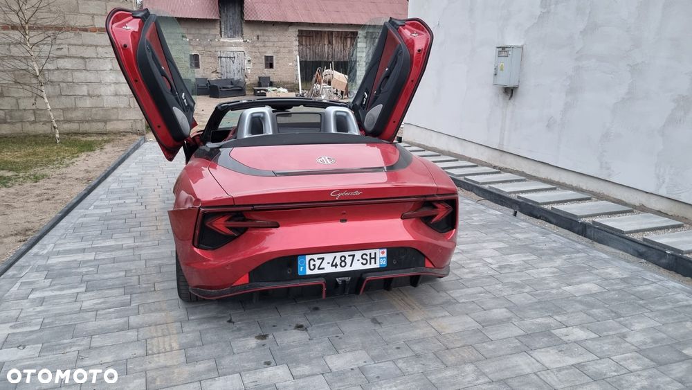 MG Cyberster 77kWh RWD Czarny Dach - 2