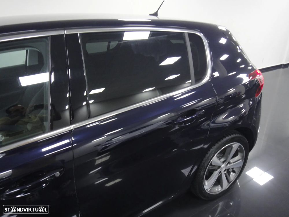 Peugeot 308 PureTech 130 GPF EAT8 Stop & Start Tech Edition - 33