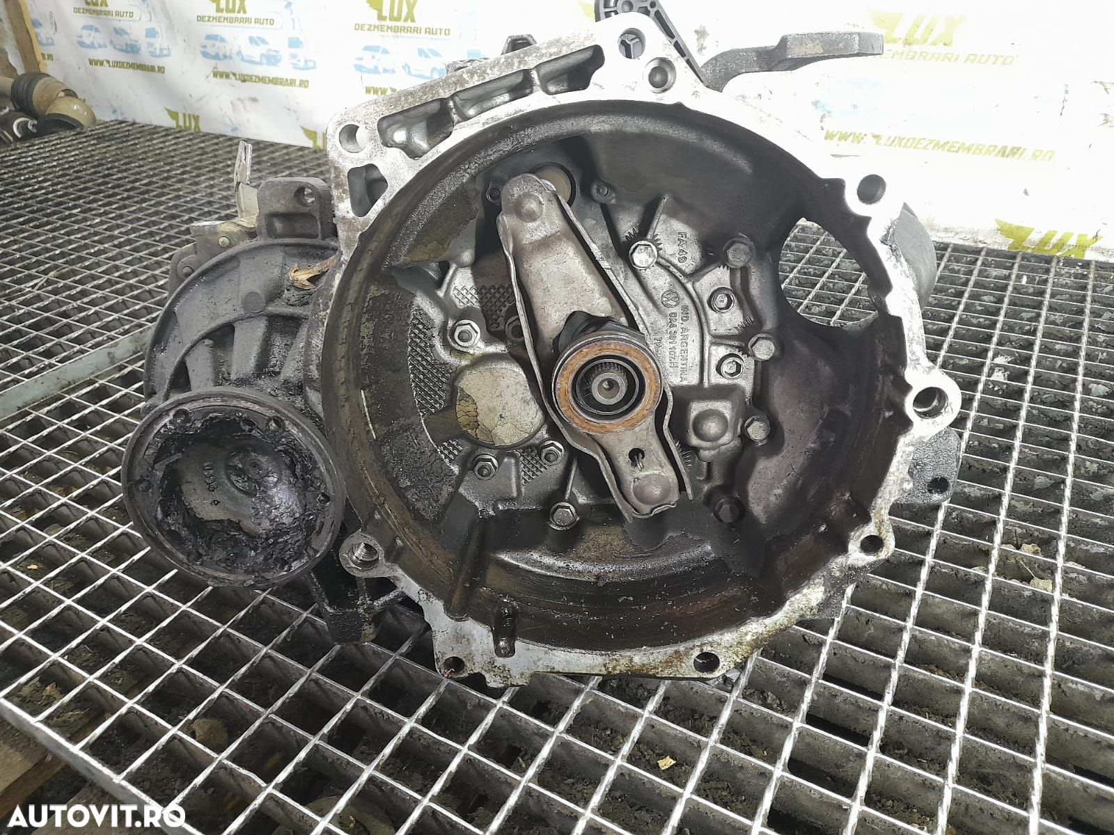 Cutie de viteze manuala 6 trepte 1.6 tdi 0A4301107H Volkswagen VW Gol - 4