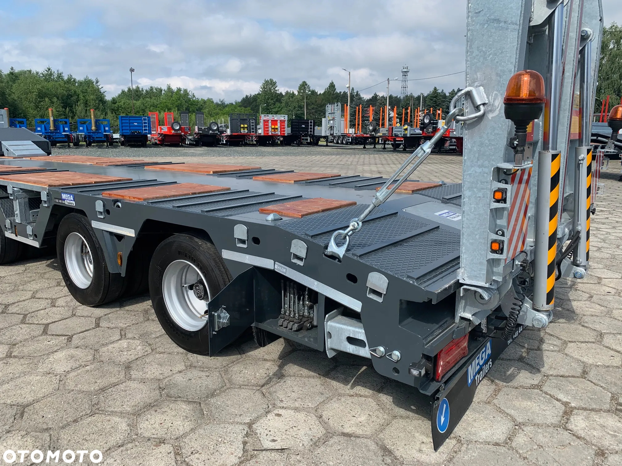 Inny Niskopodwoziowa - rozciągana - zagłębienia na koła - najazdy hydrauliczne - FULL OPCJA - 14