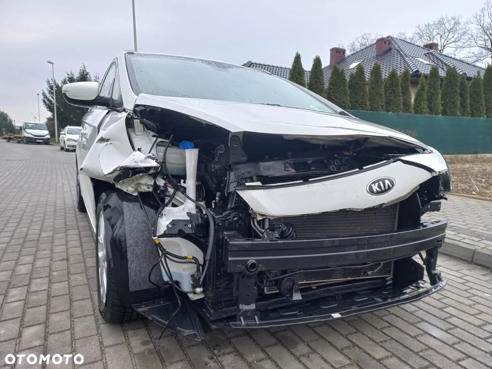 Kia Carens 1.6 GDI Business Line EU6 - 16