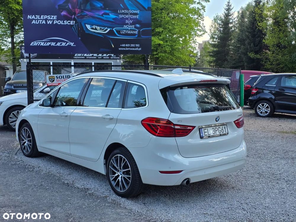 BMW Seria 2 218d - 10