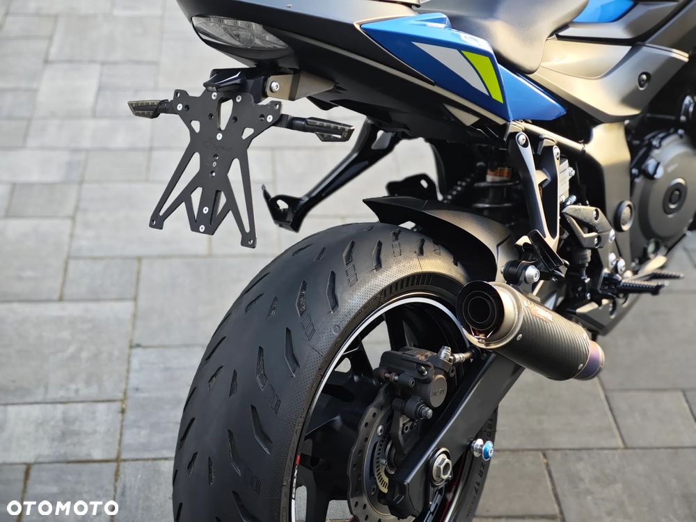 Suzuki GSX - 11